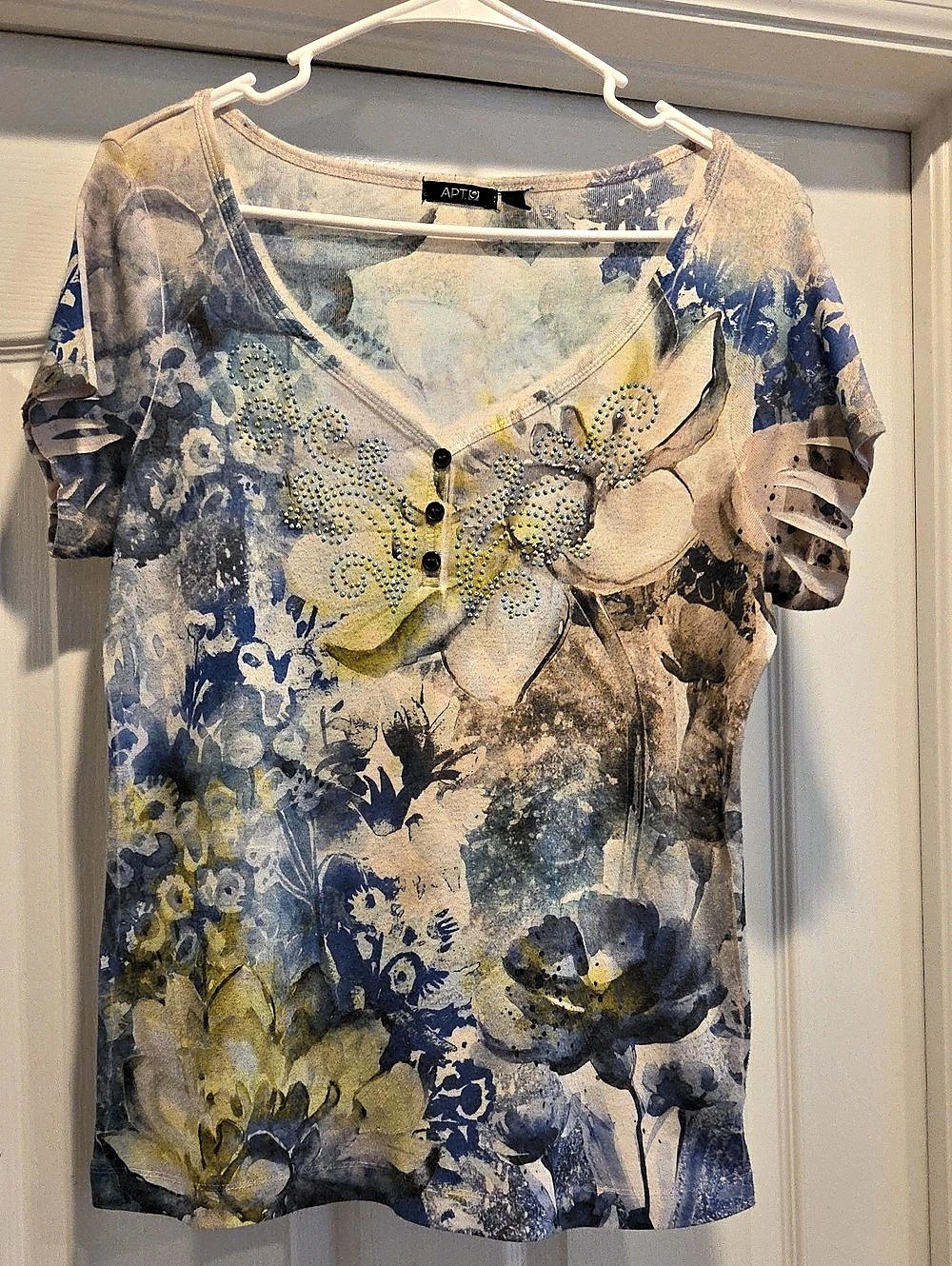 APT. 9 Floral Short Sleeve Top With Decorative Rhinestones in Blue/Green